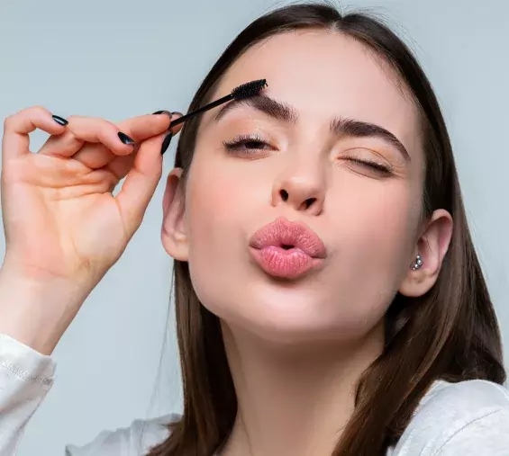 uel est le taux de guérison pour une greffe de
                                    sourcils ?